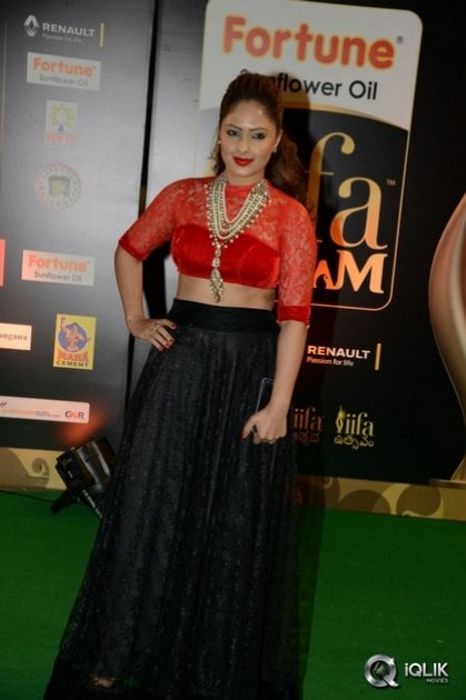 Nikesha-Patel-at-IIFA-Utsavam-2016